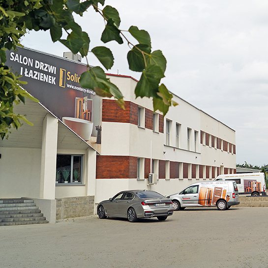 Profesjonalna firma montująca drzwi 01